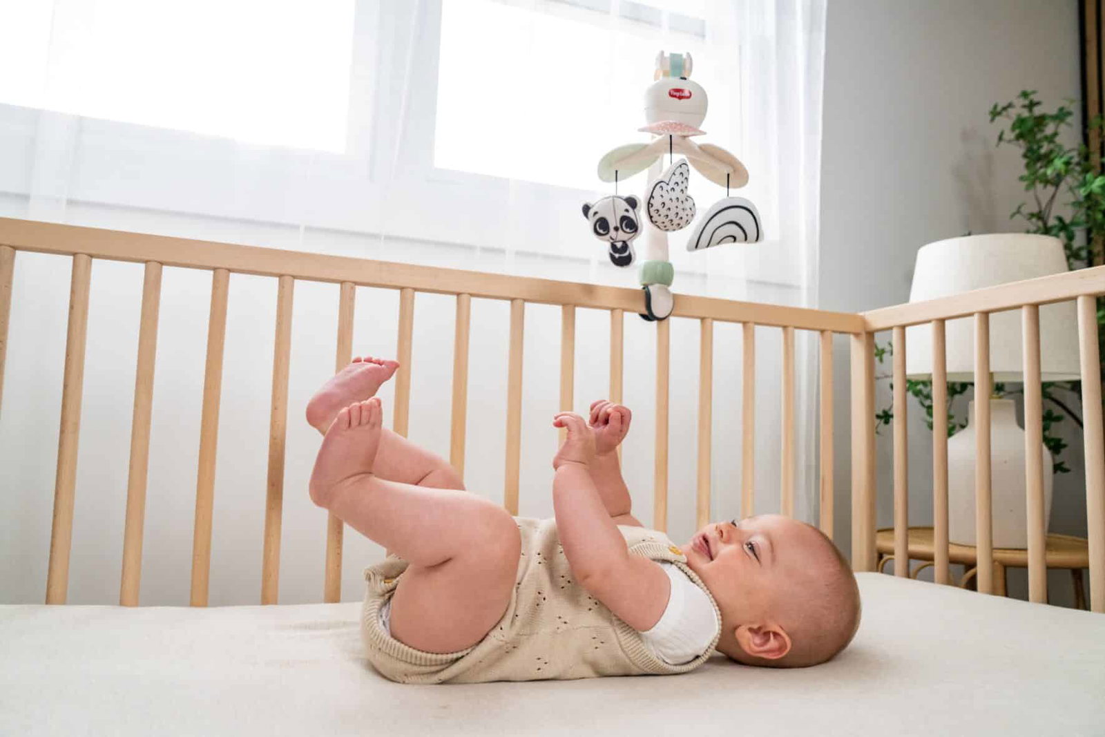 Tiny Love Mobile de voyage 3 en 1 Black & White (3) bebemaman