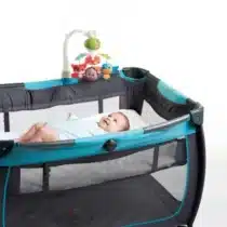 mobile musical de voyage bébé Tiny Love dans la prairie