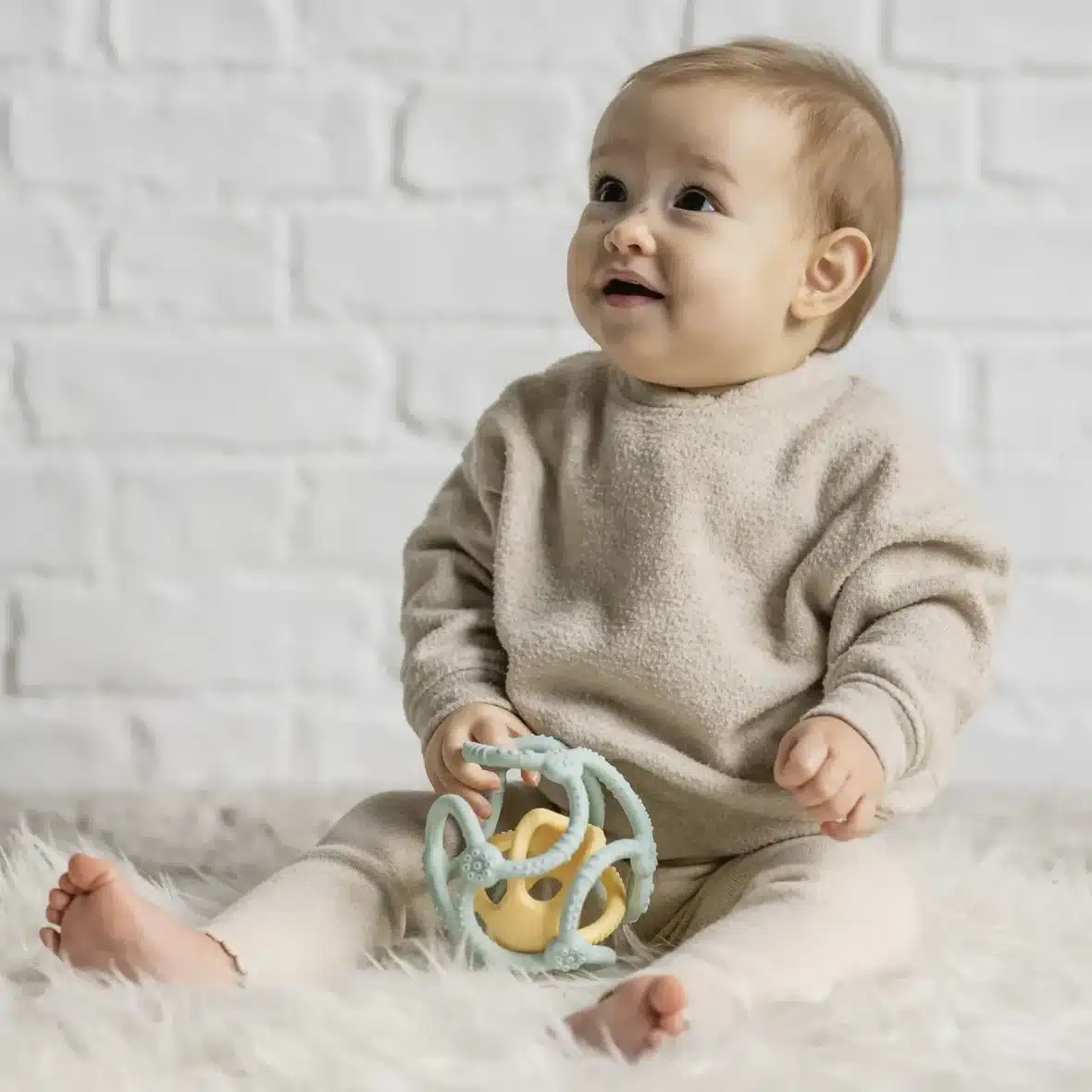 balles silicone bébé Nattou bleu jaune (5) bebemaman