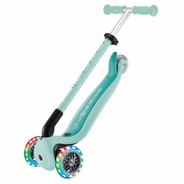 Globber Trottinette évolutive Go Up Active Eco 3 Lights Menthe -2- bebemaman