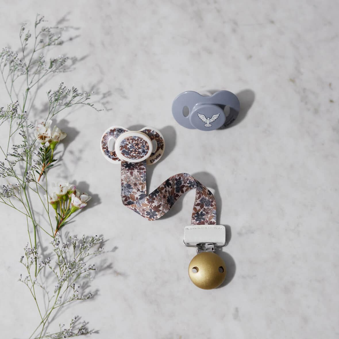 Elodie Attache Sucette Bleu Garden -3- bebemaman