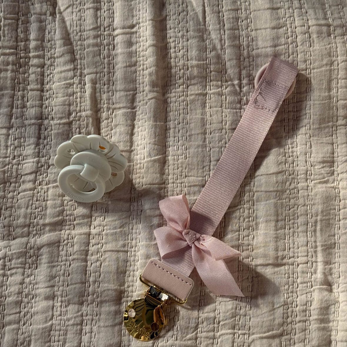 Elodie Attache Sucette Rose -2- bebemaman
